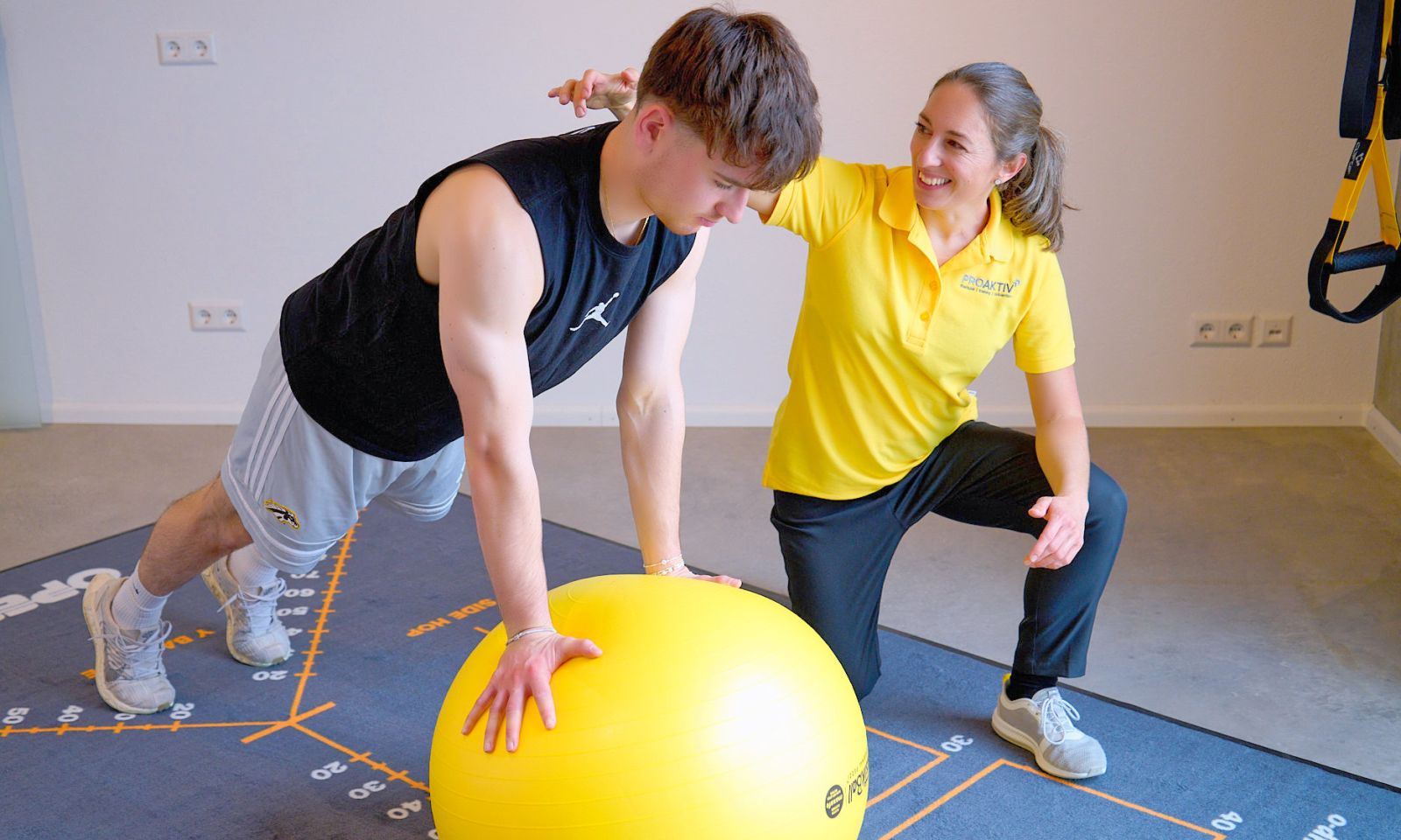 Sabrina Kaindl Beckenbodentherapie bei der Privatpraxis PROAKTIV Physiotherapie in Kirchzarten im Dreisamtal