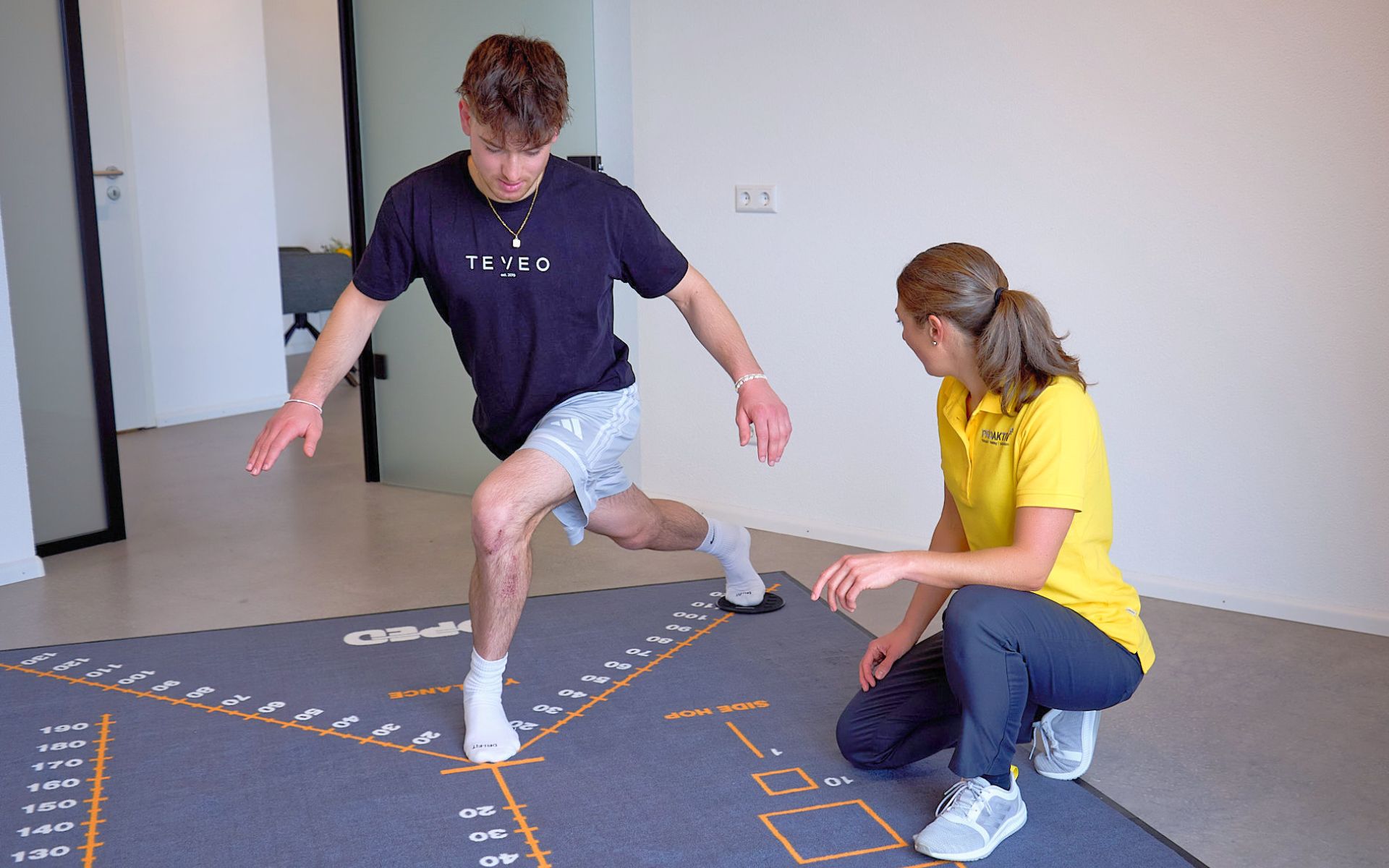 Sabrina Kaindl und Corinna Hirtler sind Physiotherapeuten in der Privatpraxis PROAKTIV in Kirchzarten im Dreisamtal