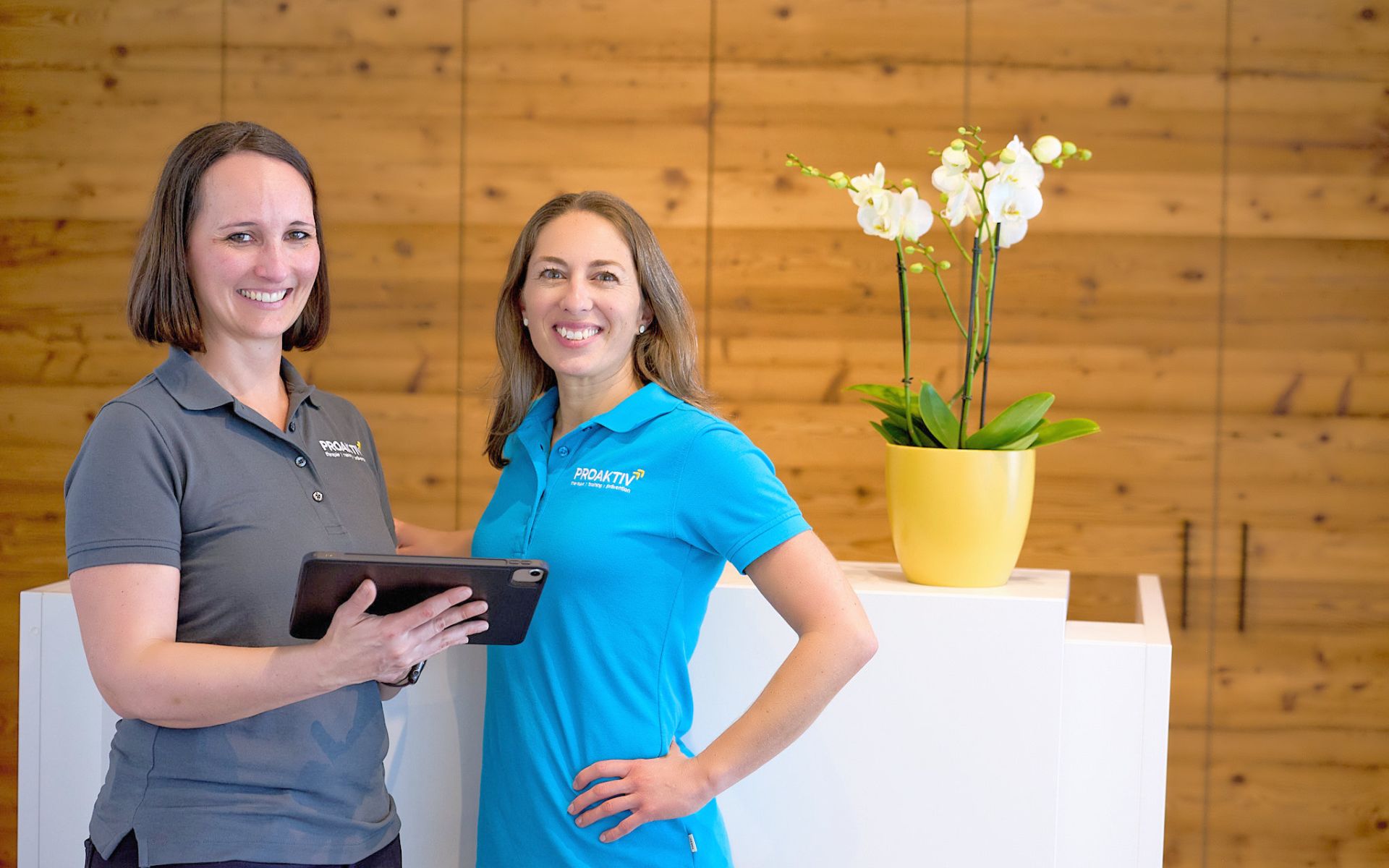 Corinna Hirtler und Sabine Kaindl sind Gründerinnen der Privatpraxis PROAKTIV Physiotherapie in Kirchzarten im Dreisamtal
