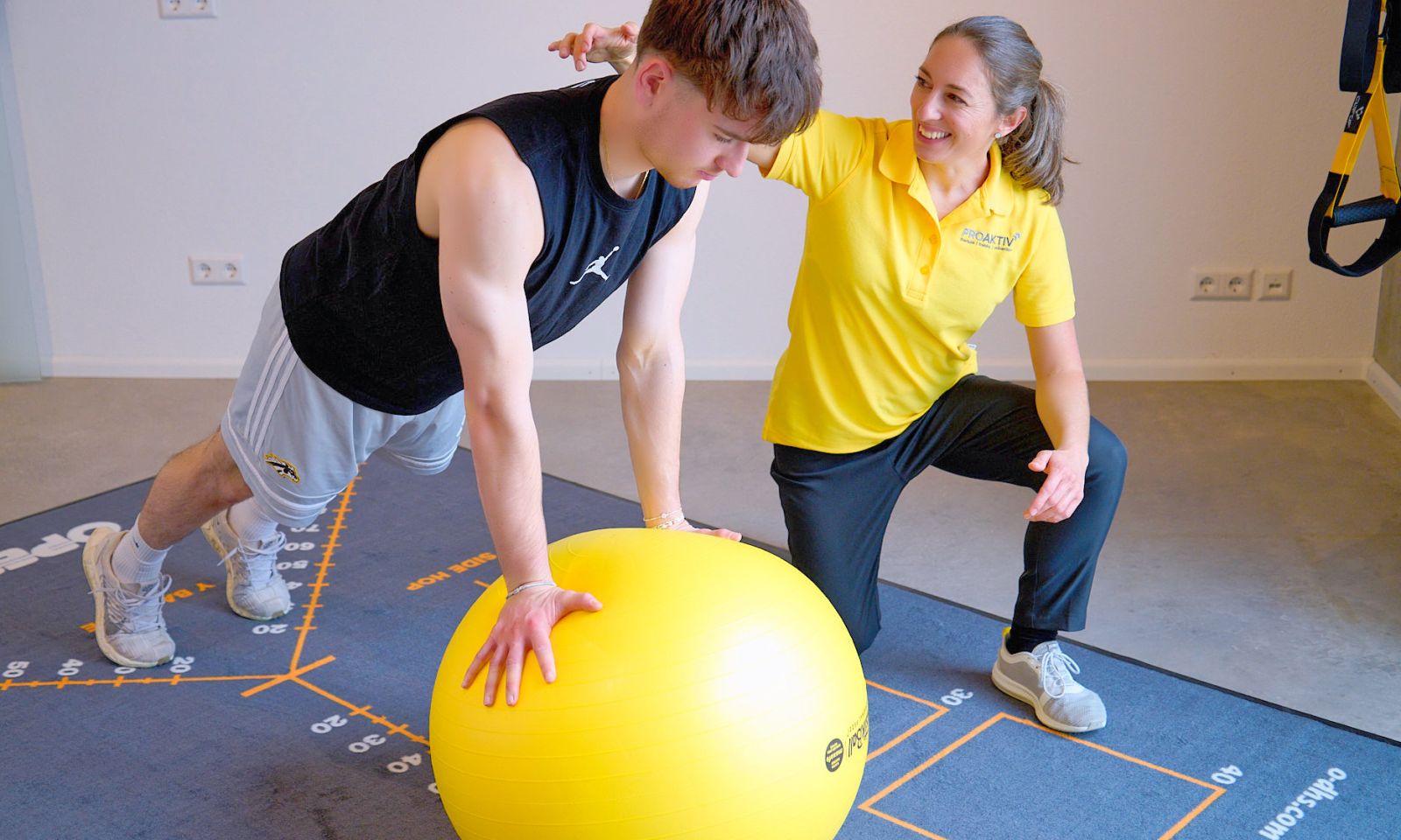 Sabrina Kaindl Beckenbodentherapie bei der Privatpraxis PROAKTIV Physiotherapie in Kirchzarten im Dreisamtal